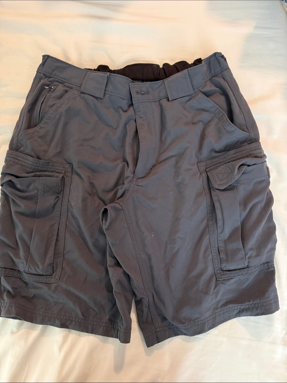 Duluth Trading Co Gray Men's Cargo Shorts
